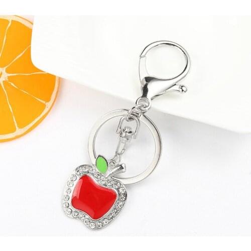 Simple CreativeRed apple Keychain Pendant car Pendant Jewelry Fashion Shape Mens and Womens Exquisite bag Accessories