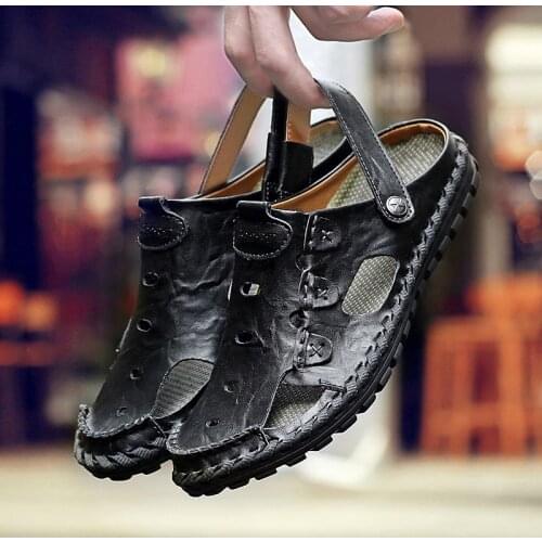 New Fashion Mens Sandals Leather Beach Slippers Mens Non-slip Soft Hollow Out All-match Comfortable Outdoor Shoes Men Sandals