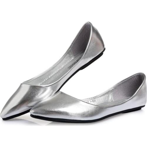 2019 new shallow mouth single shoes soft bottom flat shoes female small pointed big size wild scoop shoes casual shoes