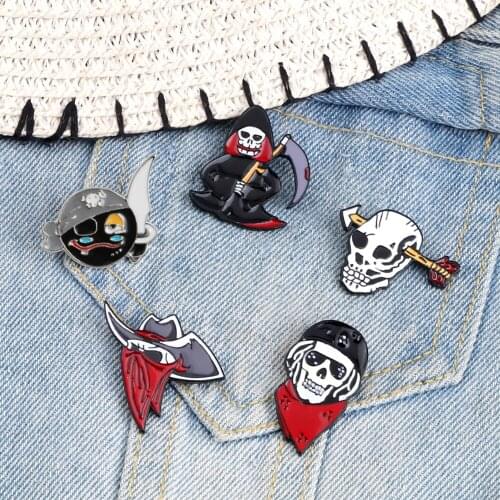 5pcs/set Skeleton Series Lapel Enamel Pins Red Scarf Sickle Pirate Punk Skull Brooch Badge Fashion Gothic Jewelry For Women Men