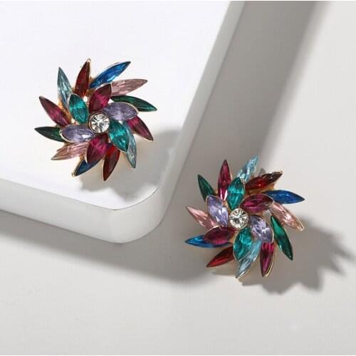 Dvacaman Bohemian Colorful Full Rhinestone Stud Earrings for Women Fashion Shiny Crystal Earrings Chic Gifts Jewelry Accessories