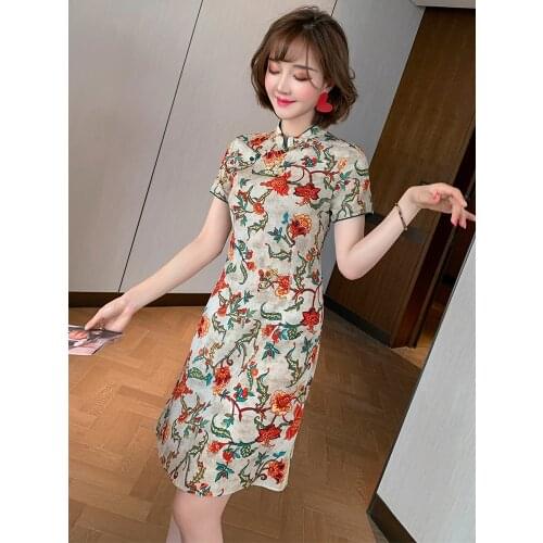 Top Quality A new summer dress with retro standing collar and bead button printing