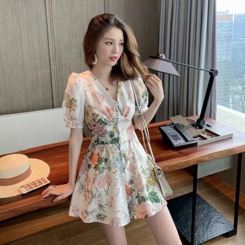 Runway Design Summer Playsuit Women High Waist Vintage Sexy V-neck Floral Print Mini Jumpsuit Boho Puff Sleeve Overalls A942