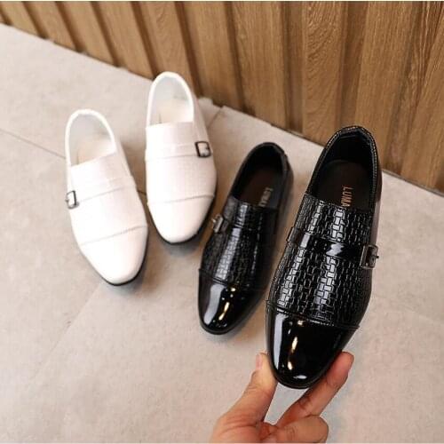 New Spring Boys leather shoes Patent leather Loafers Kids Dress Shoes Hasp Wedding Shoes Baby Boy sandals Black White Large size