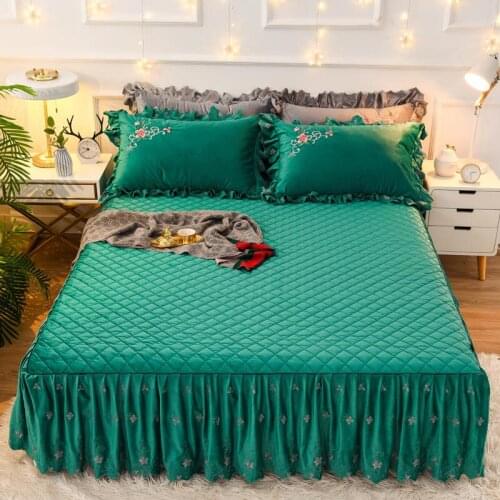 2020 new products Quilted crystal velvet Bed spread Fitted Sheet Pillowcases 2/3 pcs Solid color Pleated lace princess bedding