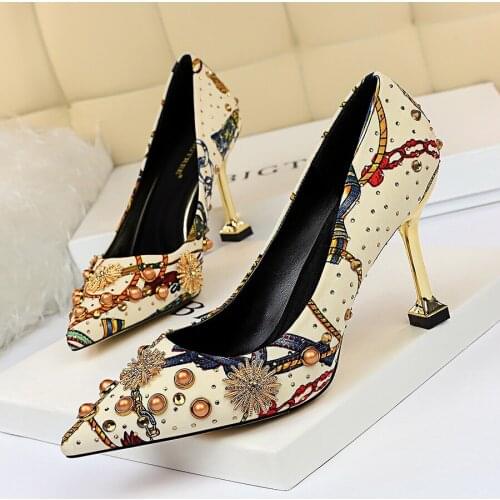 Koovan Womens Pumps 2020 Brand Vintage Women Pumps Flowers Printed High Heels Female Shoes Spring Crystal Rivet Party Shoes