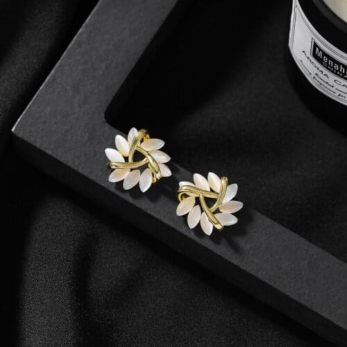 2Pcs Elegant and Exquisite Opal Petal Circle Stud Earrings For Woman Classic Jewelry Luxury Party Girls Unusual Earrings 2021