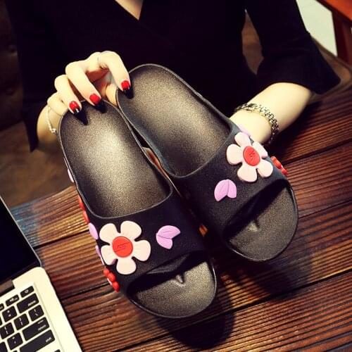 Summer Girls Slippers Beach Shoes Non-slip Platform Women Men Sandals Bathroom Non-slip Outdoors Slipper Soft Couple Slippers
