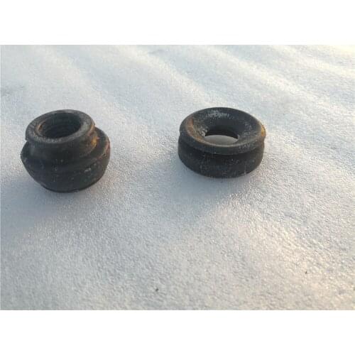 Front Cross Member Rubber Sleeve Engine Rear Mounting Bushing For Mitsubishi Pajero Montero V73W V78 H66W H77W MR132701 MR132702