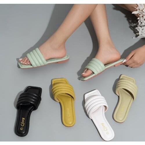 Hot Sell 2021 New Square Toe Slippers Women Fashion Candy Color Flat Shoes Wearing Outside Beach Shoes Pleated Stripe Decoration