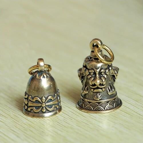 Mini Portable Vintage Brass Bell KeyChain Ornament Desk Fengshui Figure Sculpture Home Office Decorative Ornament Toy Gift
