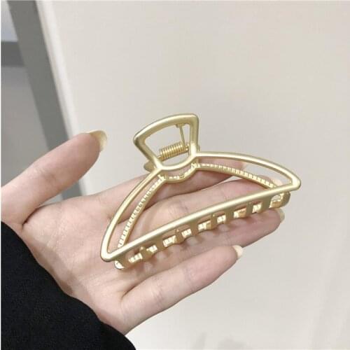 Vintage Hollow Metal Moon Semicircle Hair Claws for Women Girls Kid Barrette Hairpin Hair Clips Wholesale 2021 New Arrival Trend