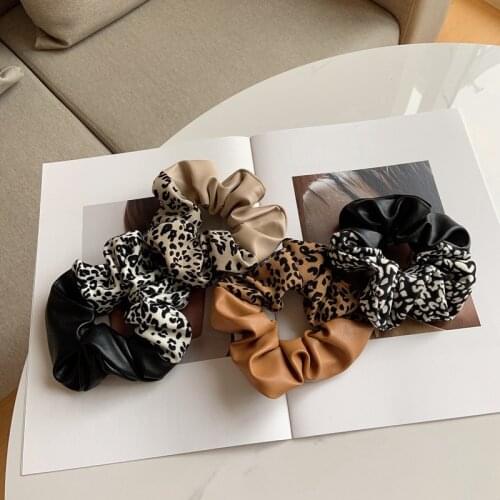Spring 2021 PU Leather Leopard Print Hair Scrunchies for Women Designer Big Size Split Joint Fold Bulk Hairties Women Fashion
