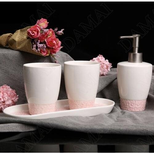 Creativity Relief Craft Bathroom Accessories Set Ceramic Nordic Minimalist Four Piece Set Shower Accessories Organizer with Tray