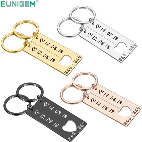 Personalized Heart Keychain Set Engraved King Date and Name Love Keyring Gift for Couples Girlfriend Boyfriends Key Chain Rings