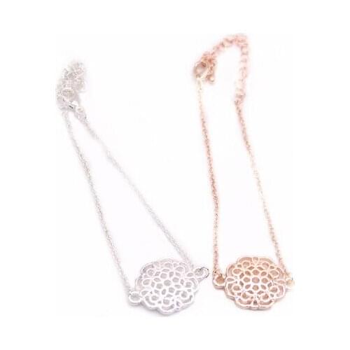 Trendy Flowers Bracelets Round Ccorner Square Style Design Environmental Protection Material Gold White Rose Optional For Women