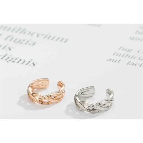 Fashion Simple Cross Twist Pattern Ear Cuffs Clip Earrings Female Single Hollow Gold Silver Color Metal Statement Earrings