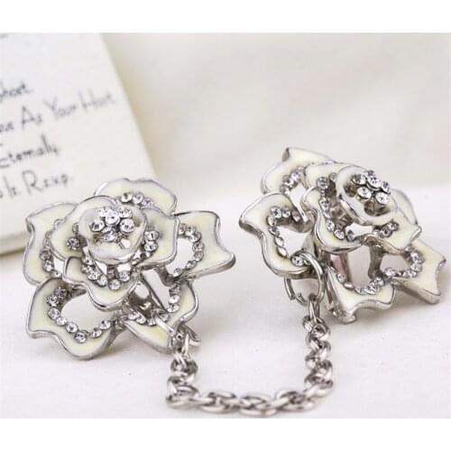 MZC Vintage Retro Crystal Flower Brooches Rhinestone Brosche For Women Wedding Crystal Broches Brosche Lapel Pins Christmas Gift