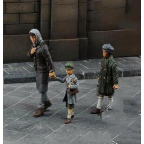 1/35 Assembly Resin Figure Kit Mother with Kids