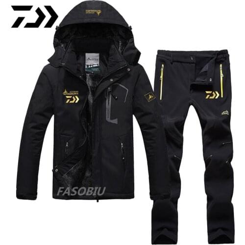 New Daiwa Outdoor Warm Plus Velvet Fishing Clothing Winter Hiking Fhshing Suit Mens Hooded Windproof Fishing Jacket and Pants