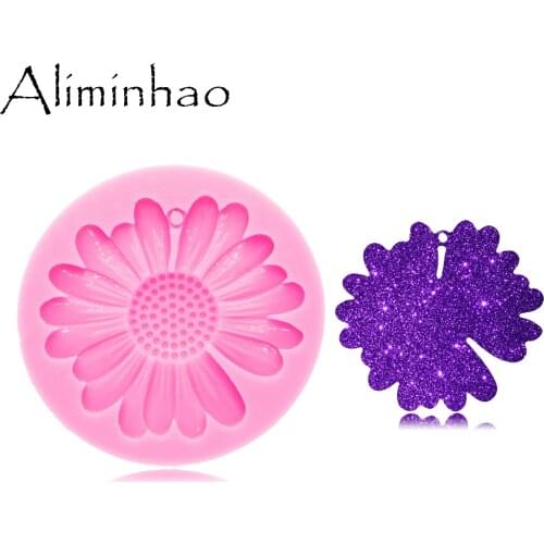 DY0198 Shiny Glossy Chrysanthemum Keychain mold sunflower Resin Silicone Mould Craft For DIY Necklace Making Jewelry