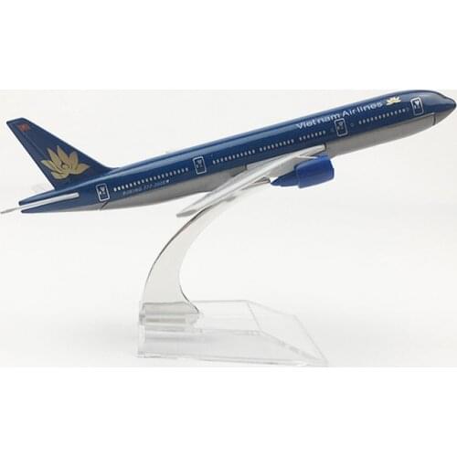 16CM Airplanes Vietnam Airlines Boeing B747 Plane Model Alloy Diecast Aircraft Model Toys Collectible Decoration