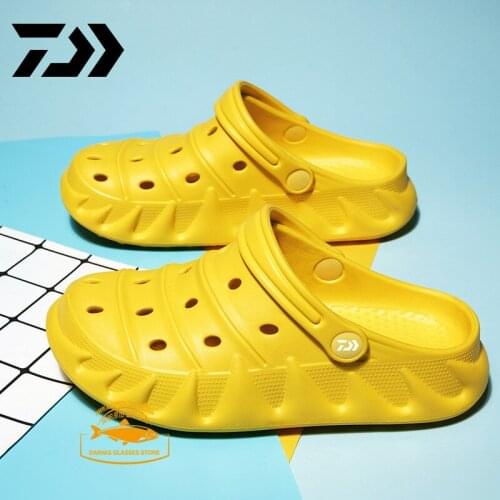 New Daiwa Man Fishing Shoes Sandals Summer Hole Shoes Rubber Garden Shoes Beach Flat Sandals Slippers
