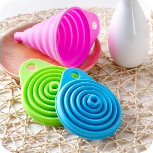 Kitchen Tool DIY Food-Grade Folding Silicone Funnel Household Liquid Dispensing Mini Funnel Random Color AX-2011