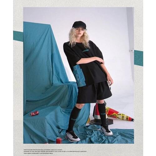 April MOMO 2021 Summer New Retro String Label Pocket Loose Embroidery Tide Brand Couples Mens and Womens Short Sleeve