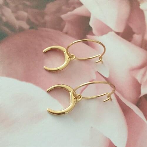 Lovely Cute Gold Color Plating Horn Charm with Thin Hoop Earrings For Women Girly Promantic Tiny Jewelry Accessory High Quality