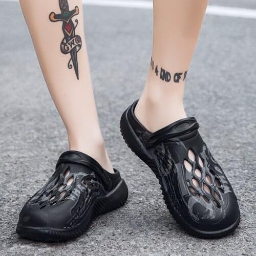 Summer Men Sandals Play Water Beach Slippers Hole Breathable Sandals Tracing Stream Shoes Comfortable Garden Shoes Large Size