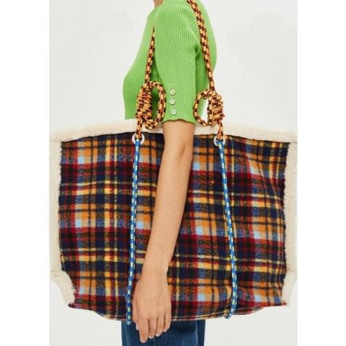 Vintage Plaid Lambswool Large Capacity Tote Women Shoulder Bags Luxury Faux Fur Lady Handbags Retro Plush Big Purses 2021 Winter