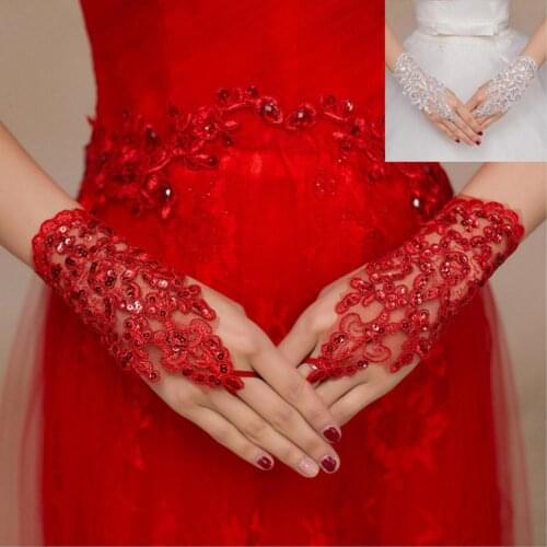 2019 Beautiful Fashion Applique Lace Finger Bridal Gloves Short Available White Wedding Gloves Cosplay Costume