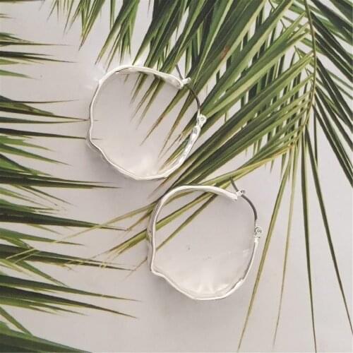 2020 New Shape Trend Silver Color Plating Irregular Hammered Effect Hoop Earrings For Women Girl Chic Party Fashion Jewelry