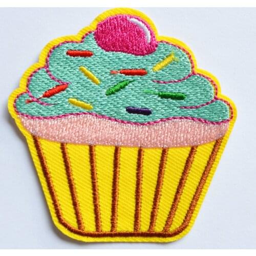 Cupcake retro snack cake sweets fun embroidered applique iron on patch (Size is about 6.6 * 6.6 cm)