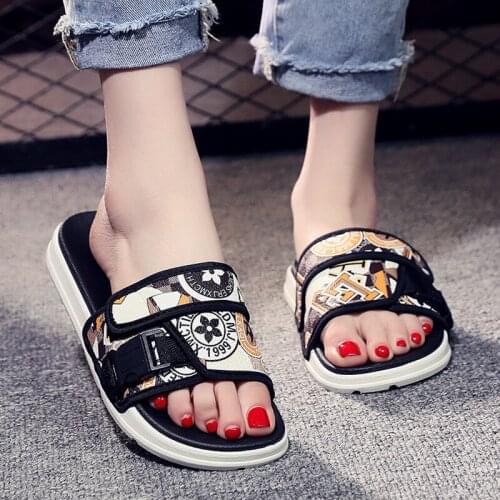 ZEEKSON Couple Unisex Sandals Outdoor Slippers Female Trend Personality Beach Slippers Outer Wear Non-slip Mens Flip Flops