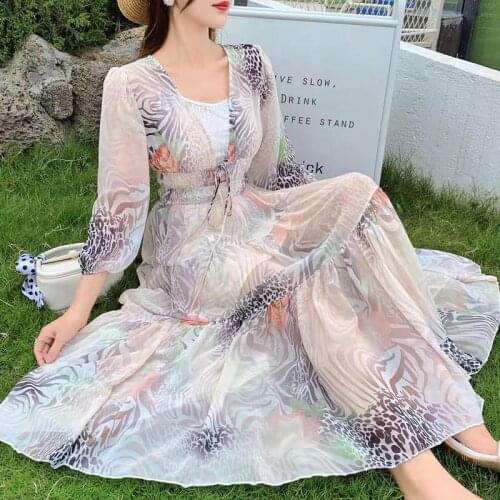 2021 Womens New Summer Version Dress Retro Seaside Swing Temperament Loose Light Luxury Print Long Holiday Dress