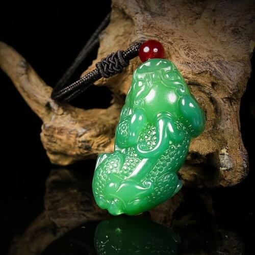 Admirable Lucky PiXiu Beast Amulet Green agate Pendant stereo Talisman Bring wealth