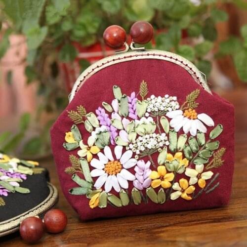Europe Style Flowers/grass/leaves Pattern Linen Fabric Handcraft DIY Embroidery Material Package Mouth Gold Package Cloth
