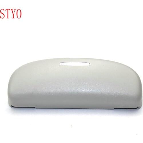 STYO for PASSAT B8 2017 Tiguan 2017 Golf 7 MK7 2014-2017 Roof Mount Sunglass Holder Glasses Case