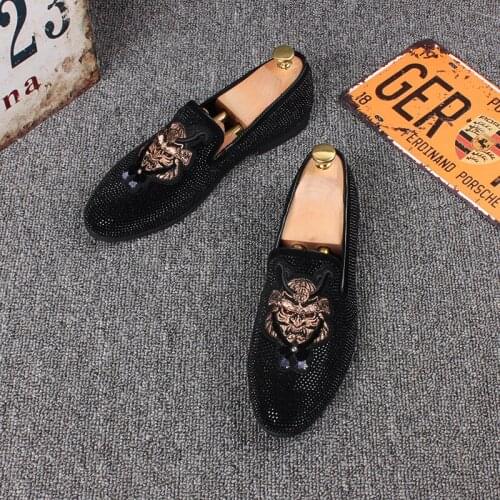 2021 Trendy diamond-encrusted mens a foot bean tip scalp shoes Korean version hairstylist embroidered shoes British