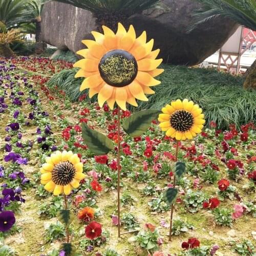 Garden Decorations Outdoor Sunflower Shaped Windmill Rotatable Artware Decorative Tools for Backyard Park