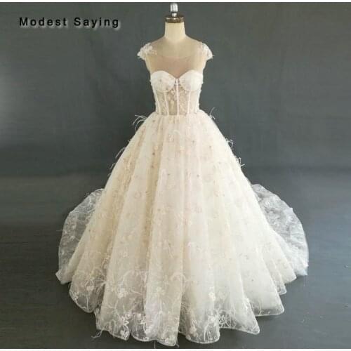 Sexy Luxury Ball Gown Floral Embroidery Lace Wedding Dress 2018 Pearls Ostrich Feather Bridal Gowns Custom Made robe de mariee