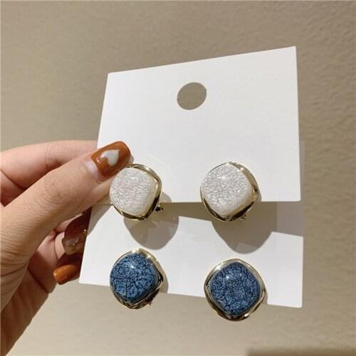 Fashion Temperament White Blue Color Square Stud Earrings Simple Chic Square Metal Geometric Earrings for Women Romantic Jewelry