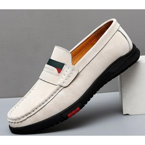 UYOYU Brand Spring Summer Hot Sell Moccasins Men Loafers High Quality Genuine Leather Shoes Men Flats Lightweight Driving Shoes