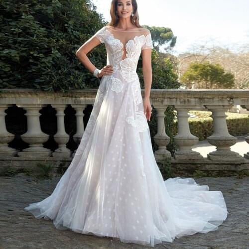 Sexy Sheer Scoop Neck Short Sleeves Tulle Wedding Dress Polka Dot Lace Appliuque Wedding Dresses Boho Robe Mariage