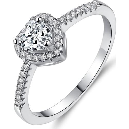 Silver Plated Heart-shaped Crystal Zircon Transparent Ring Ladies Ring Inlaid Charm Engagement Jewelry