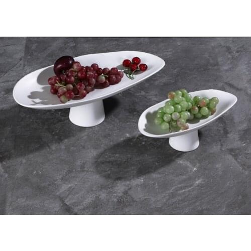 Light Luxury Black and White Ceramic Tall Fruit Plate Hotel Club Decoration Plate Artistic Style Creative Fruit Plate Decoration