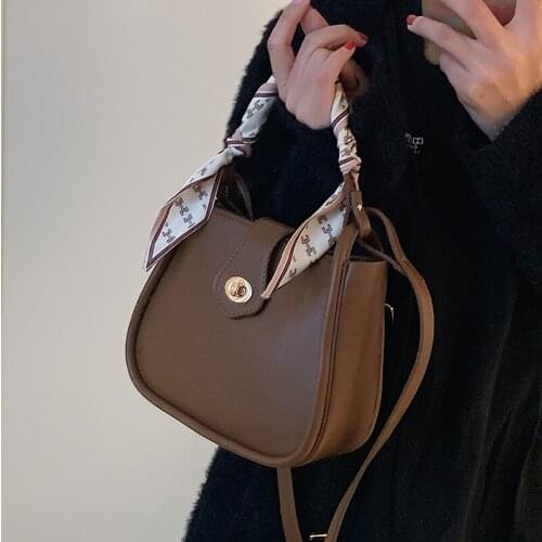 Niche Design Fashion Bag Female 2021 New Fashion All-match Chain Messenger Bag Saddle Bag 2in1 Shoulder Bag Width: 22cm