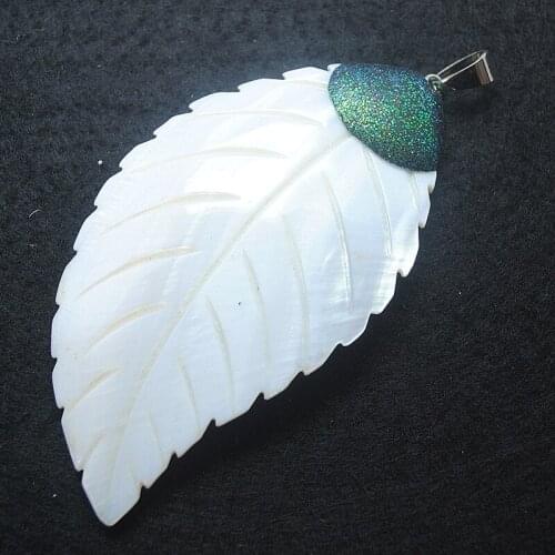 White leaf pendants women pendants shell material 50x95mm carving leaf shape white colors mother of pearl only for your choice